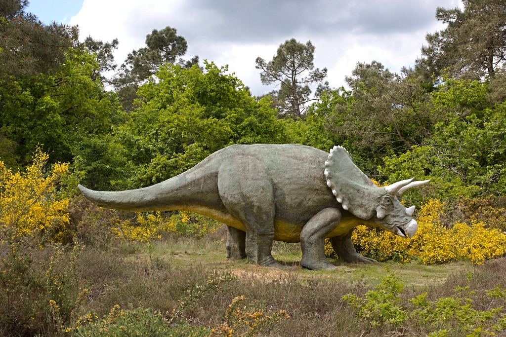 parc de prehistoire bretagne hdr france frankrijk themapark dino dinosaurussen dinosaurus zoo tyrannosaurus rex